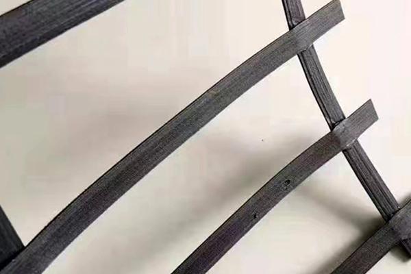 高韌性聚酯紗線集束土工格柵能耐高溫多少度