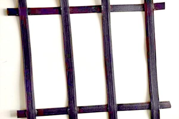 高韌性聚酯紗線集束土工格柵在環保工程中的應用有哪些呢？